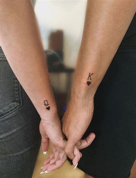 letras tatuajes minimalistas|tatuajes minimalistas para pareja.